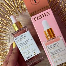 TRULY ROSADO Y CAJA DE PROTECCIÓN ACEITE INTIMO ACLARANTE